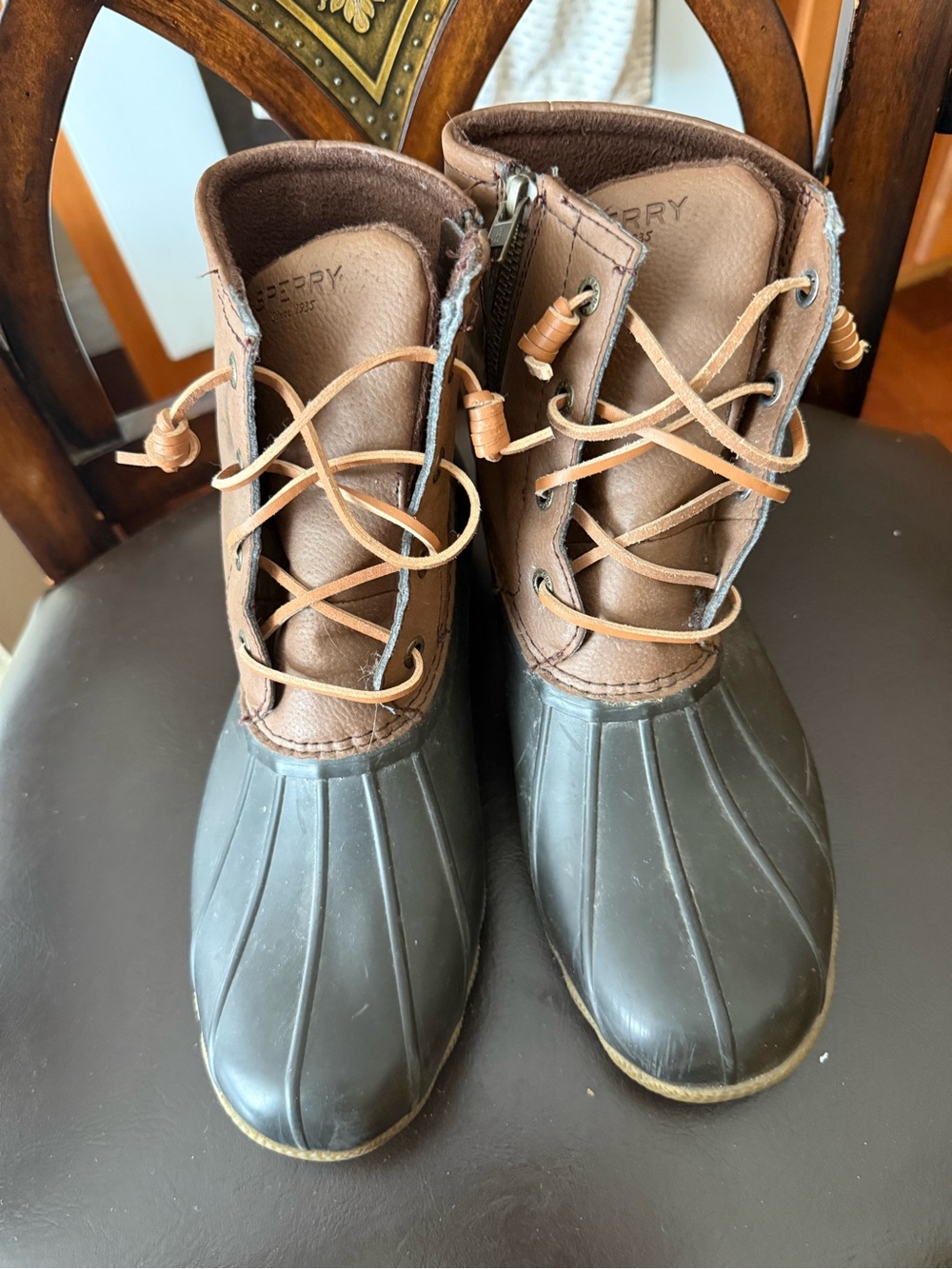 Sperry boots size 9